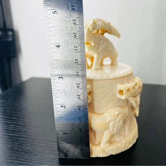 Indian Carved Container Box Animal Motifs and Elephant Finial Signed - Picture 15 of 17